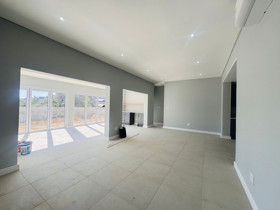 To Let 3 Bedroom Property for Rent in Somerset Lakes Western Cape